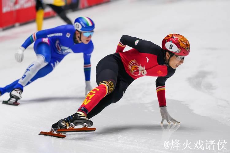短道速滑世巡赛:中国队强势晋级男子5000米接力半决赛 短道速滑世巡赛:中国队强势晋级男子5000米接力半决赛